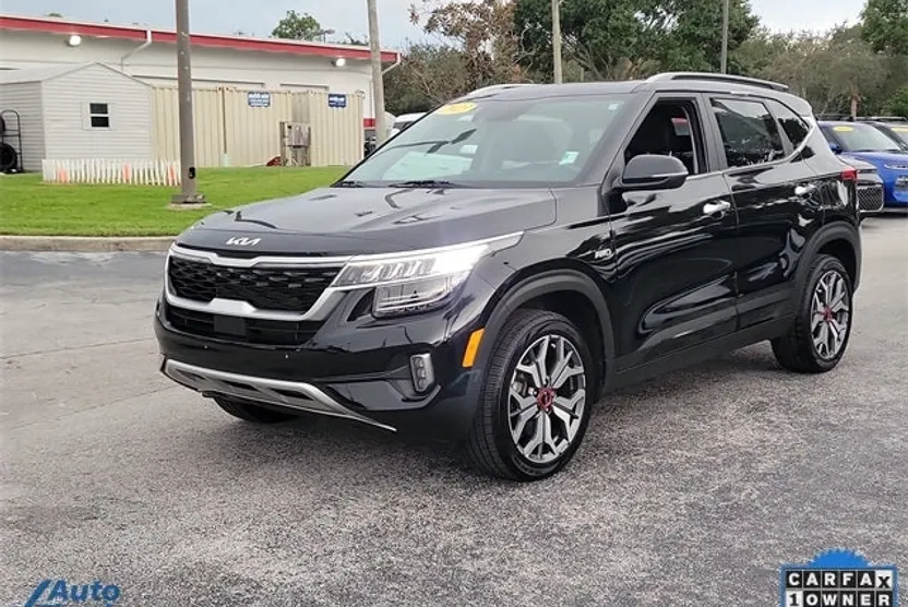 2023 Kia Seltos SX photo 1