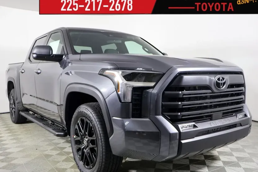 2026 Toyota Tundra SR5 CrewMax photo 1