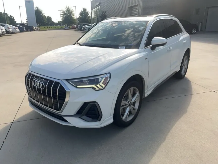 2022 Audi Q3 S line Premium Plus photo 1