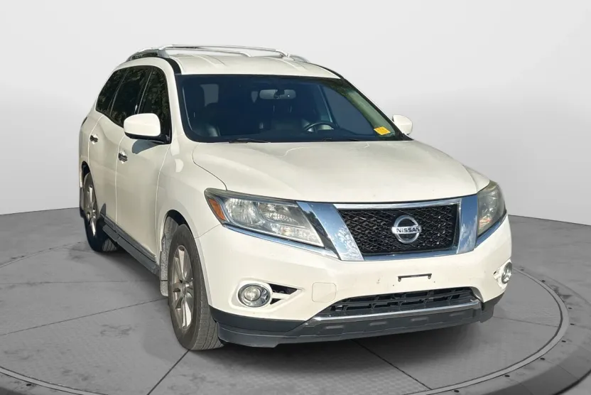 2016 Nissan Pathfinder SL photo 1