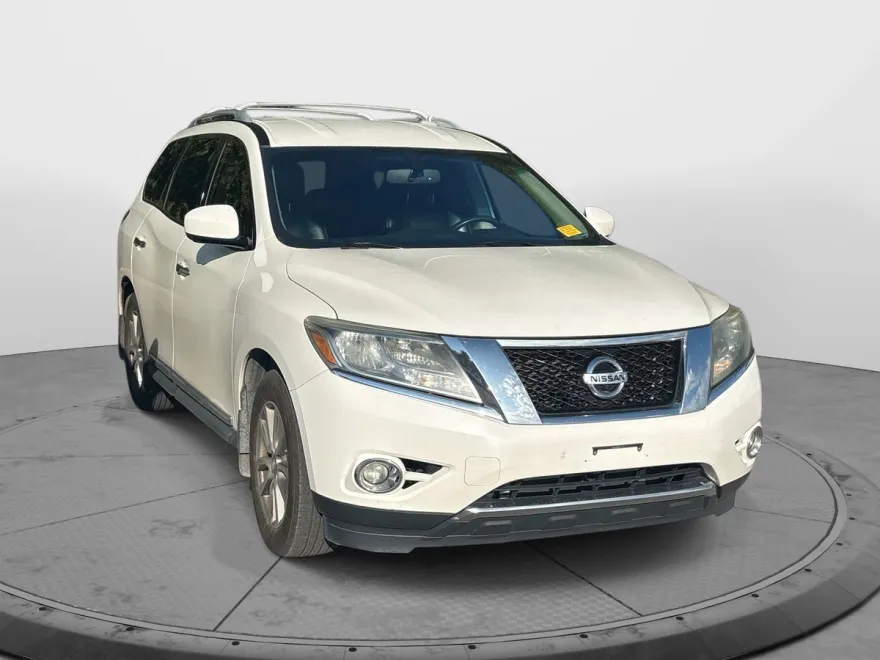 2016 Nissan Pathfinder SL photo 1