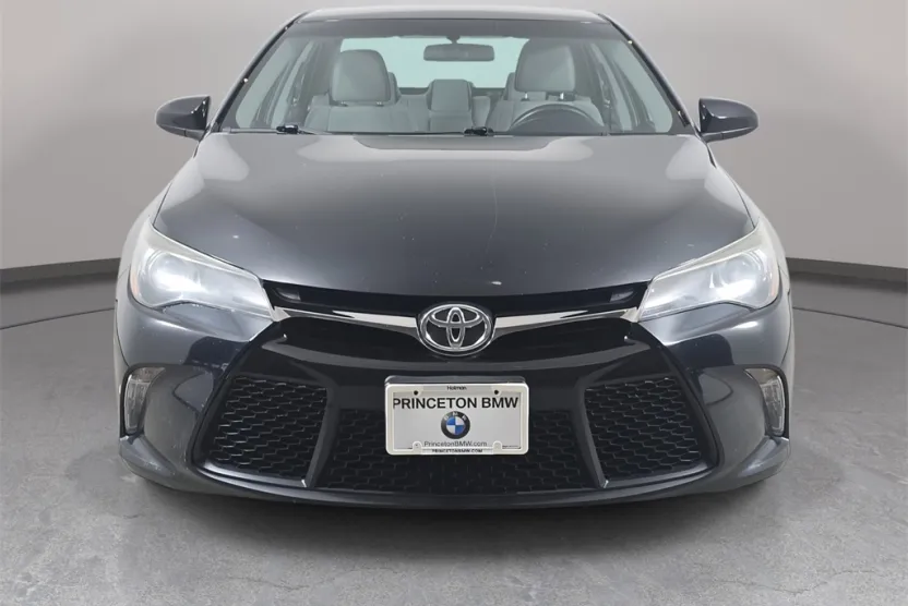 2015 Toyota Camry XSE photo 1