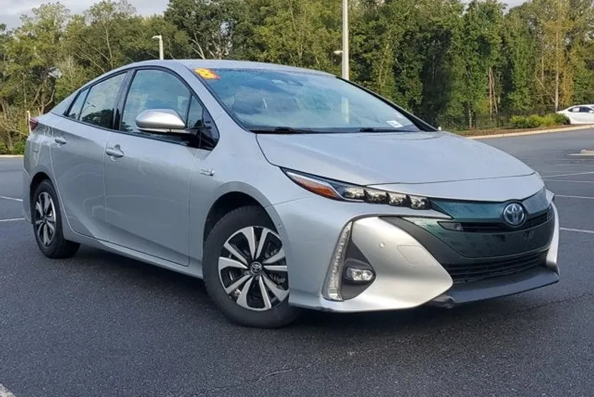 2018 Toyota Prius Prime Premium photo 1