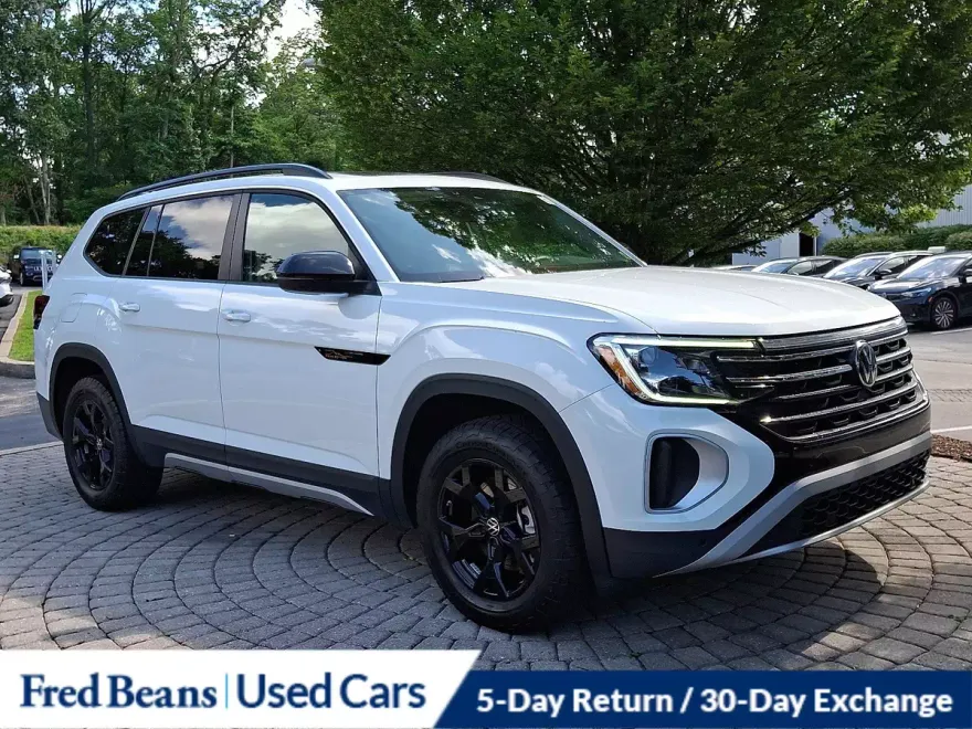 2025 Volkswagen Atlas Peak Edition SE photo 1