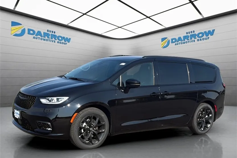 2026 Chrysler Pacifica Limited photo 1