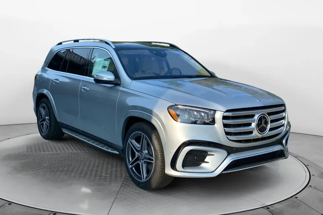 2026 Mercedes Benz GLS 450 4MATIC photo 1