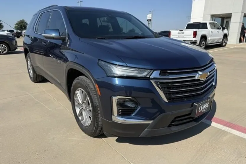 2023 Chevrolet Traverse Cloth photo 1