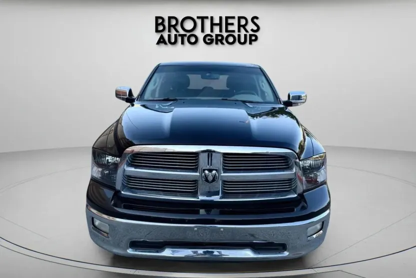 2011 Ram 1500 SLT photo 1