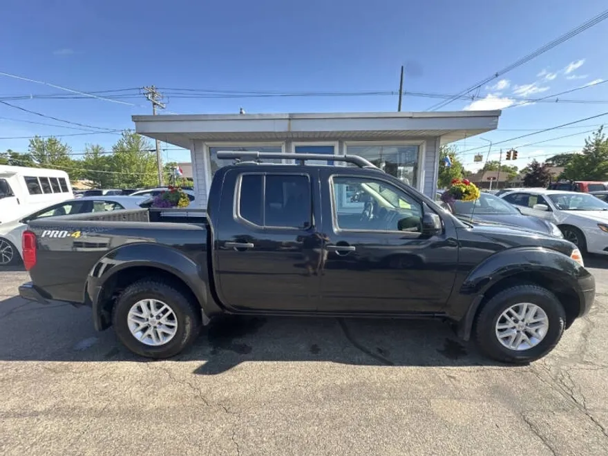 2019 Nissan Frontier PRO-4X Crew Cab photo 1