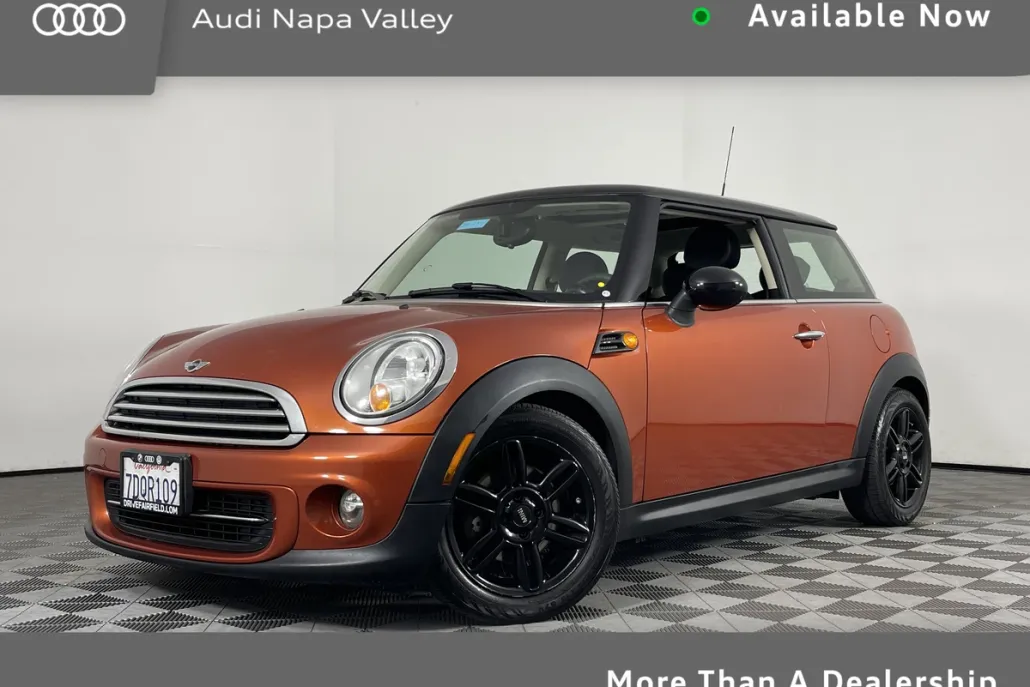 2013 Mini Cooper Hardtop Base photo 1
