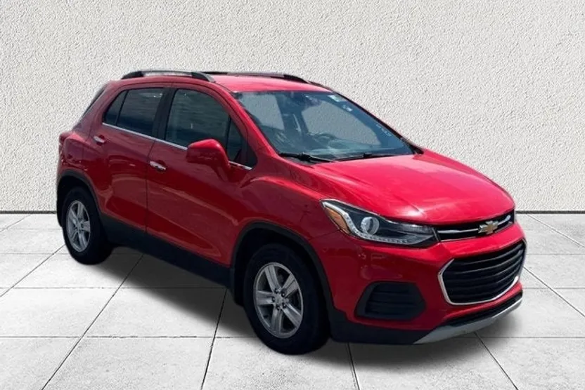 2020 Chevrolet Trax LT photo 1