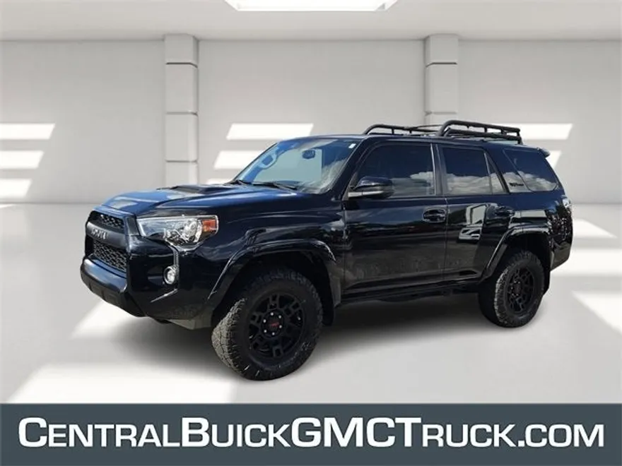 2019 Toyota 4Runner SR5 photo 1