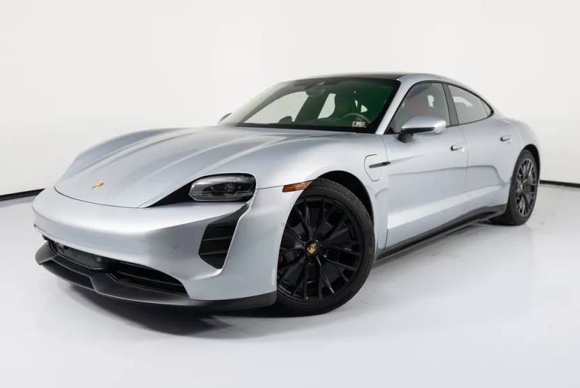 2022 Porsche Taycan GTS photo 1