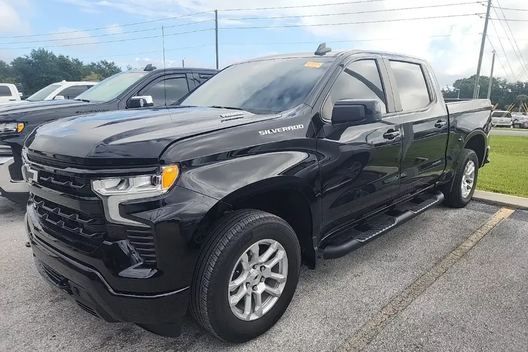 2023 Chevrolet Silverado 1500 RST photo 1