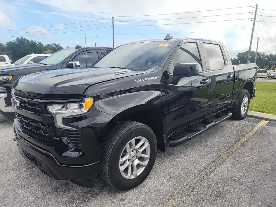 2023 Chevrolet Silverado 1500 RST photo 1