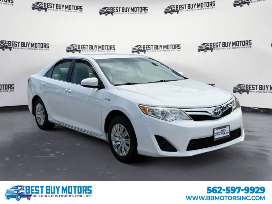 2014 Toyota Camry Hybrid LE photo 1