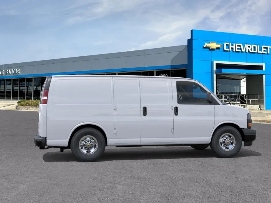 2025 Chevrolet Express Cargo 2500 photo 1