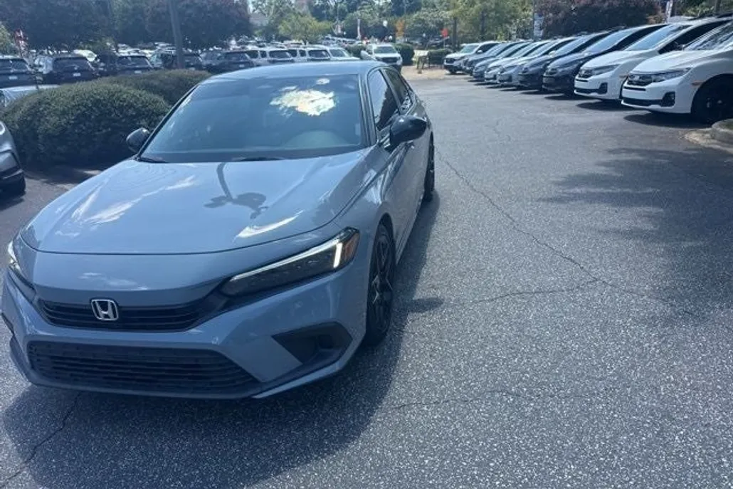 2022 Honda Civic Sport photo 1