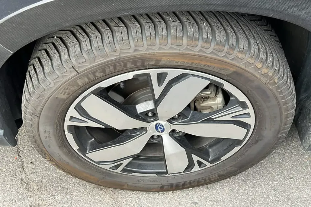 2020 Subaru Forester Touring photo 1