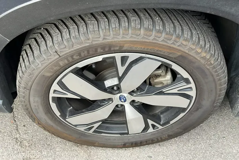 2020 Subaru Forester Touring photo 1