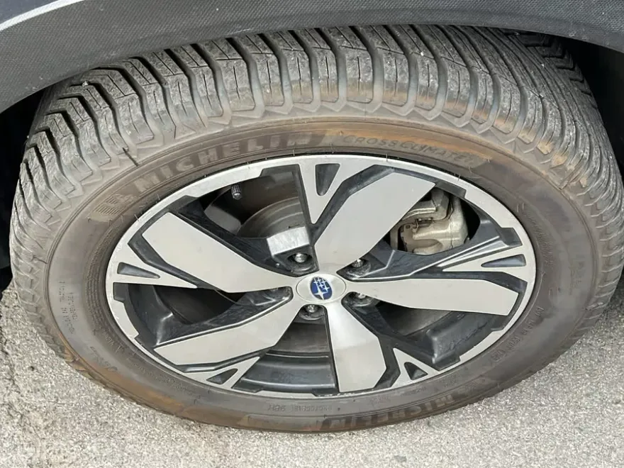 2020 Subaru Forester Touring photo 1