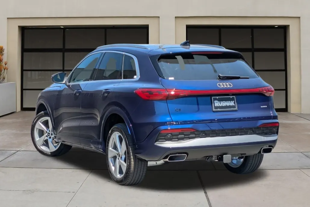2025 Audi Q5 2.0T Premium Plus photo 1