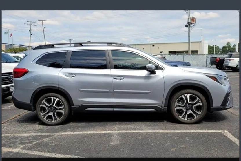 2023 Subaru Ascent Limited photo 1