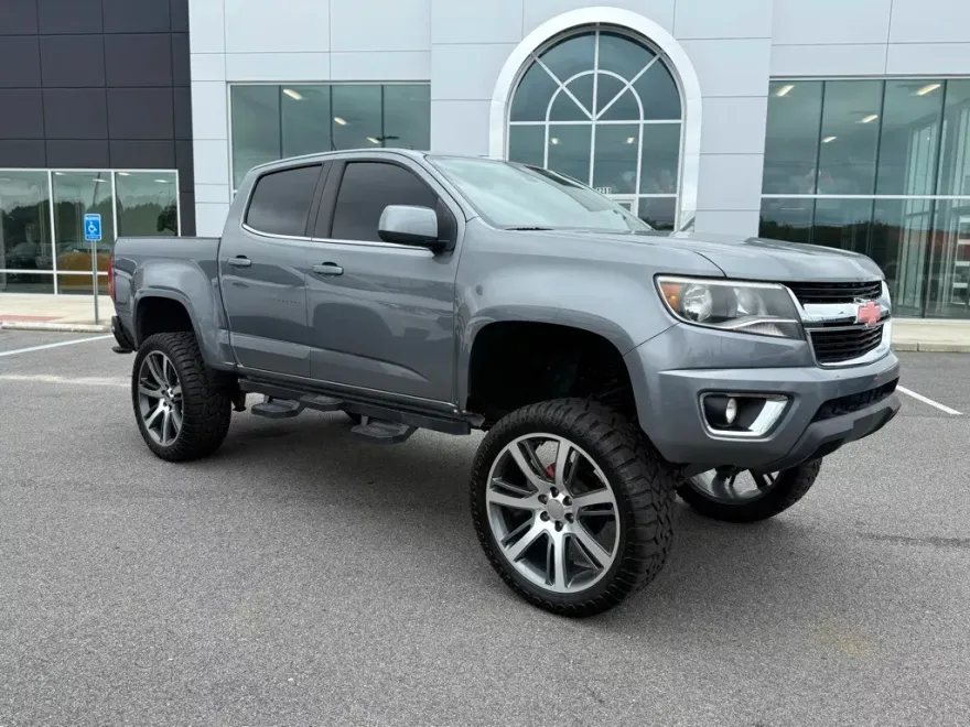 2019 Chevrolet Colorado LT photo 1