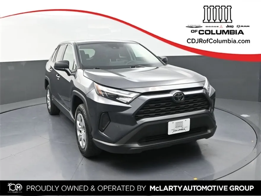 2024 Toyota RAV4 LE photo 1