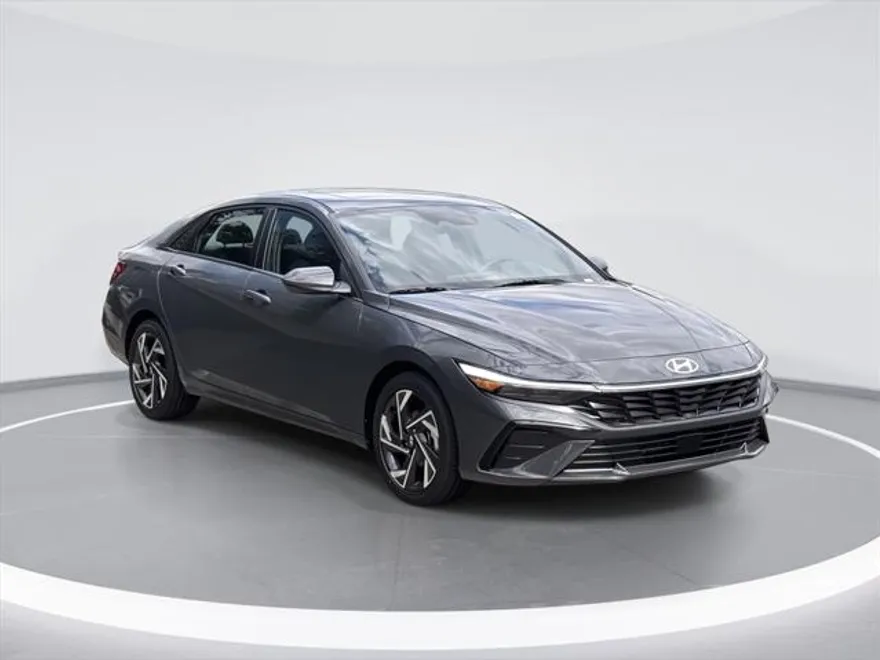 2025 Hyundai Elantra SEL Convenience photo 1
