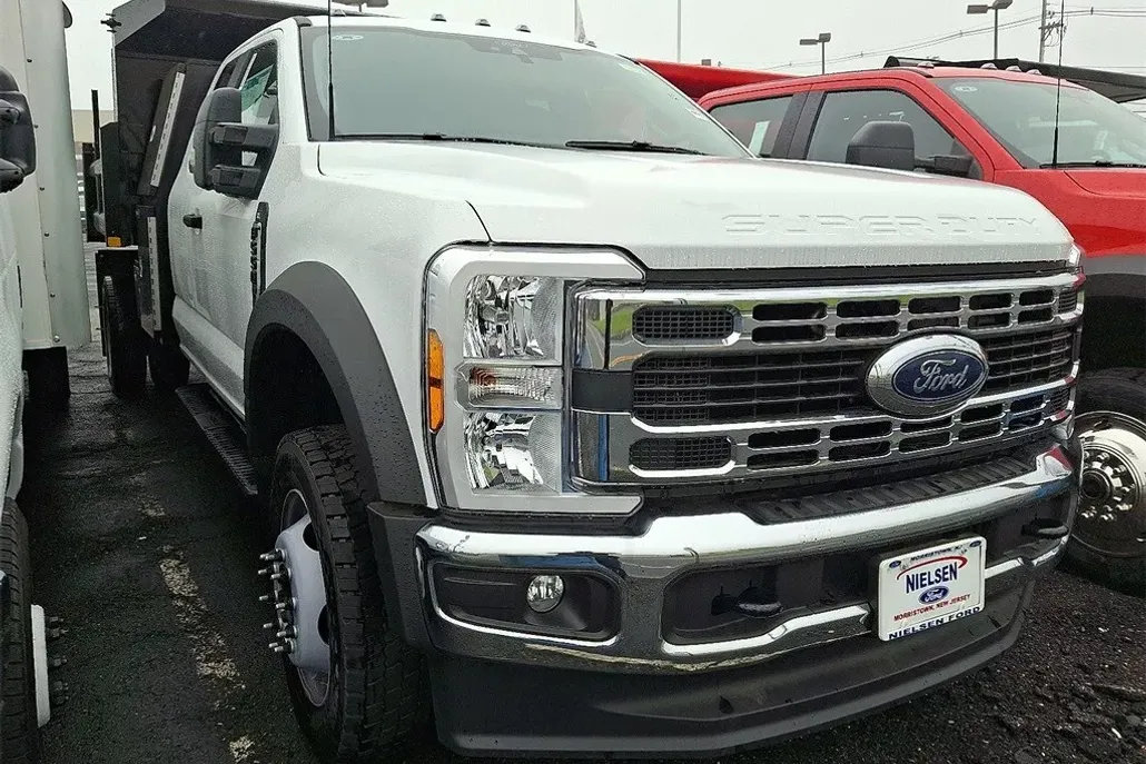 2024 Ford F-550 photo 1