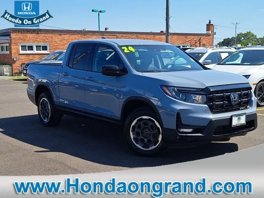 2024 Honda Ridgeline Sport photo 1