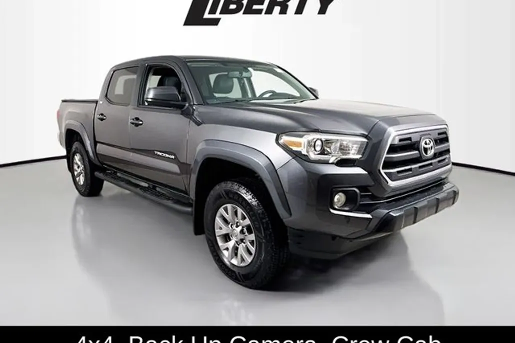 2017 Toyota Tacoma SR5 photo 1