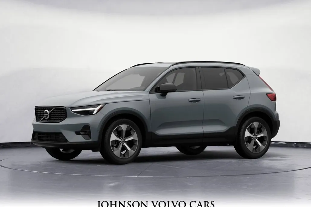 2026 Volvo XC40 Plus photo 1