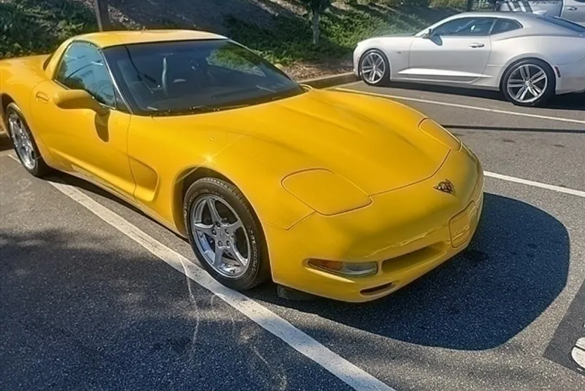 2001 Chevrolet Corvette Base photo 1