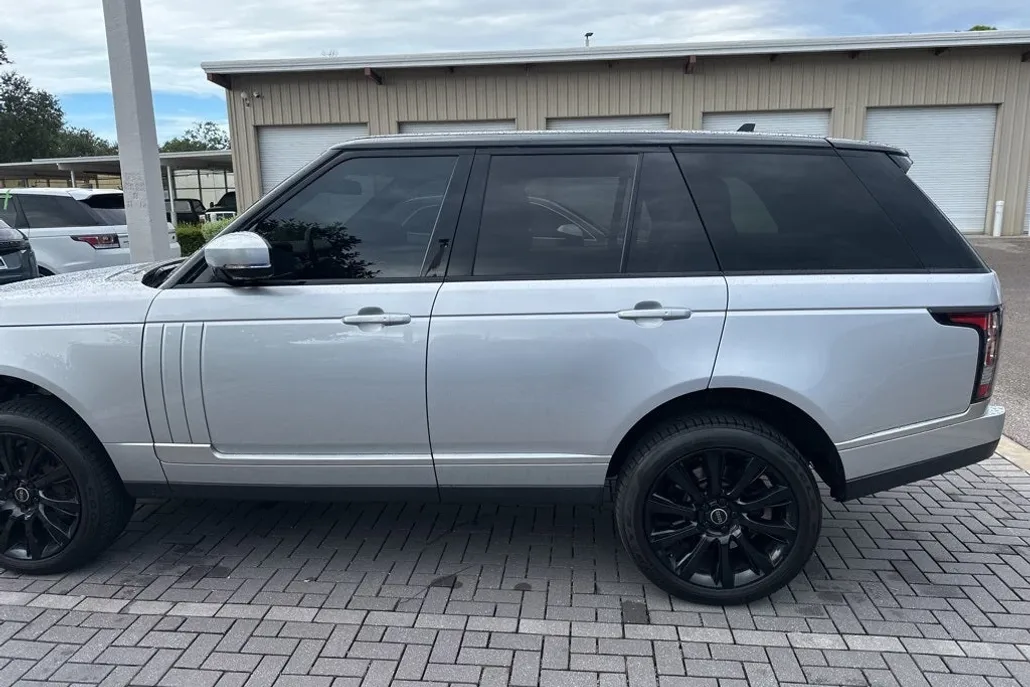 2016 Land Rover Range Rover SuperCharged photo 1