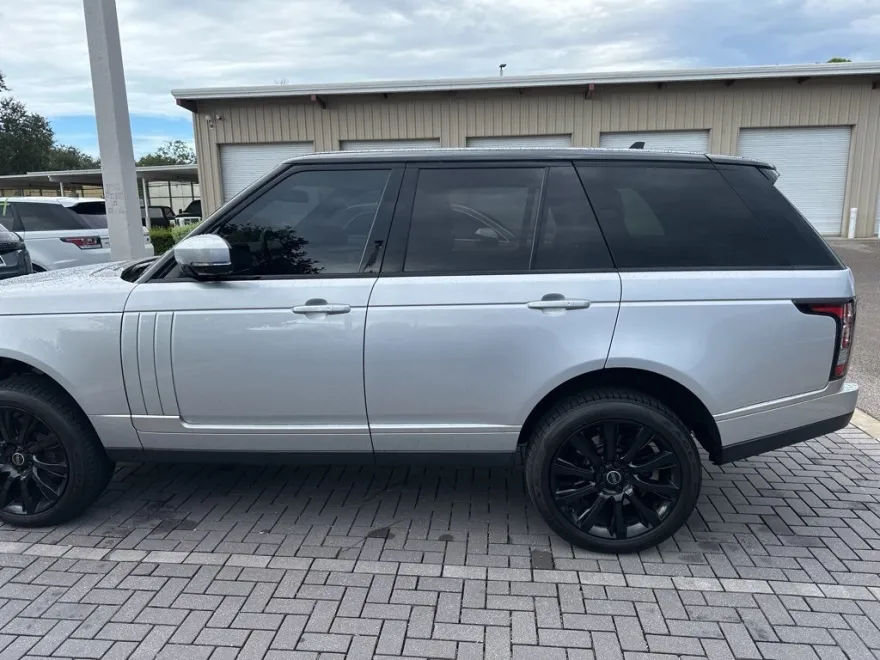 2016 Land Rover Range Rover SuperCharged photo 1