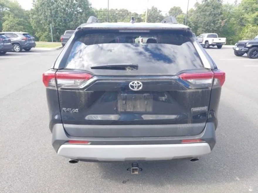 2019 Toyota RAV4 Adventure photo 1