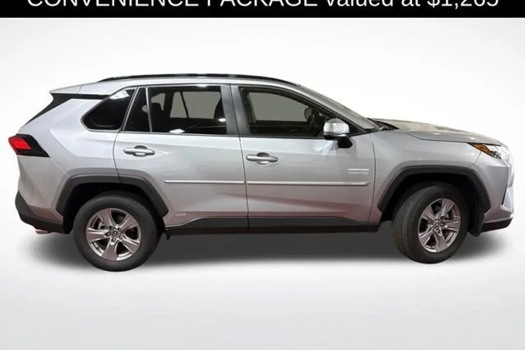 2022 Toyota RAV4 Hybrid XLE photo 1