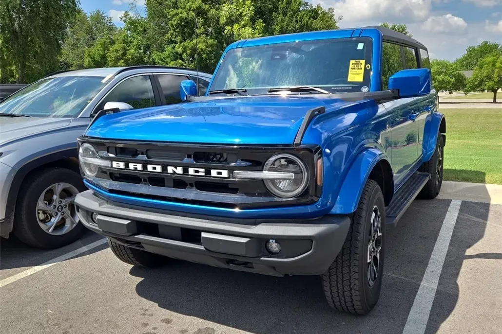 2024 Ford Bronco Outer Banks photo 1