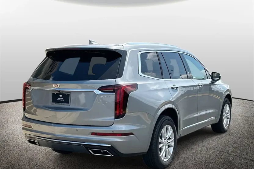 2025 Cadillac XT6 Luxury photo 1