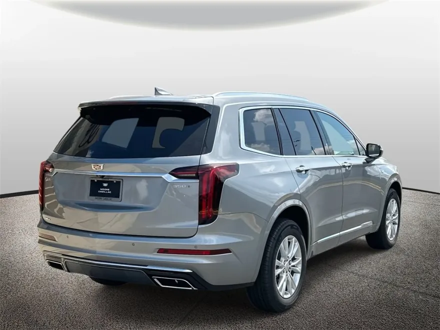 2025 Cadillac XT6 Luxury photo 1