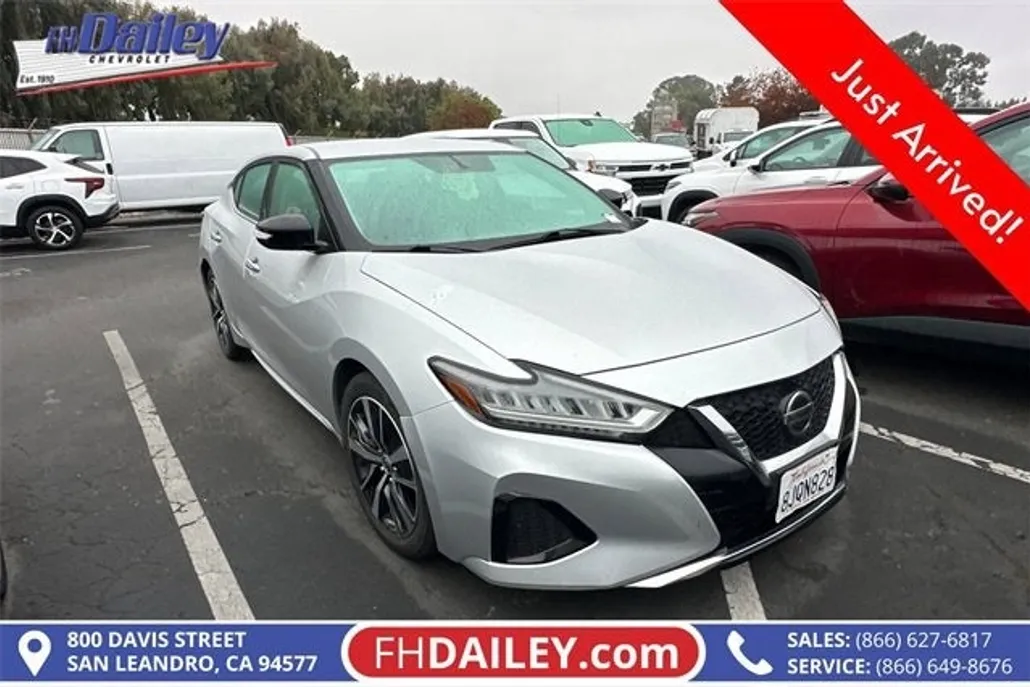 2019 Nissan Maxima SV photo 1