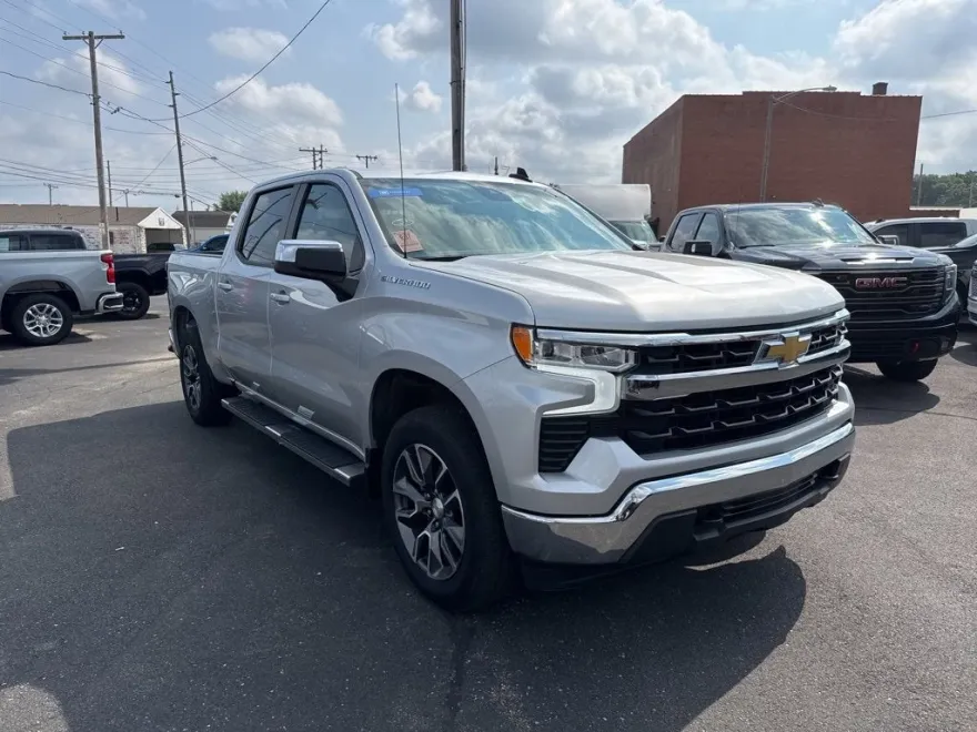 2022 Chevrolet Silverado 1500 LT photo 1