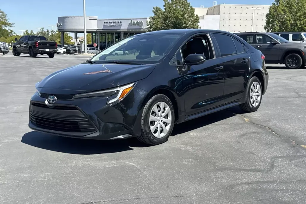 2024 Toyota Corolla Hybrid LE photo 1