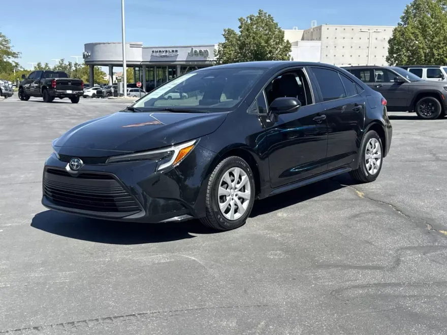 2024 Toyota Corolla Hybrid LE photo 1