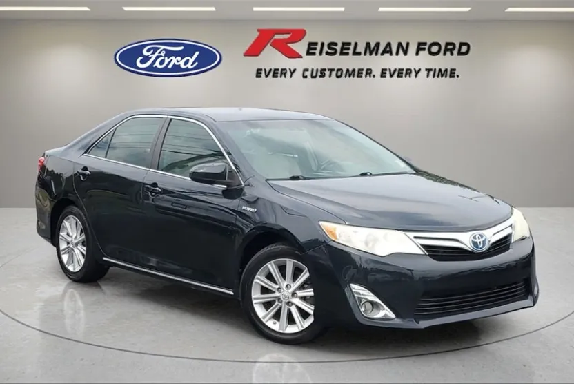 2013 Toyota Camry Hybrid XLE photo 1