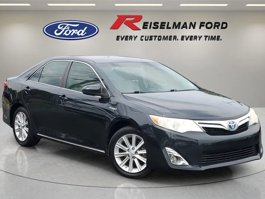 2013 Toyota Camry Hybrid XLE photo 1