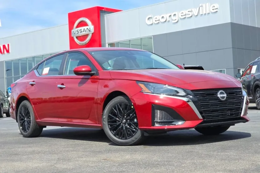 2025 Nissan Altima 2.5 SV photo 1