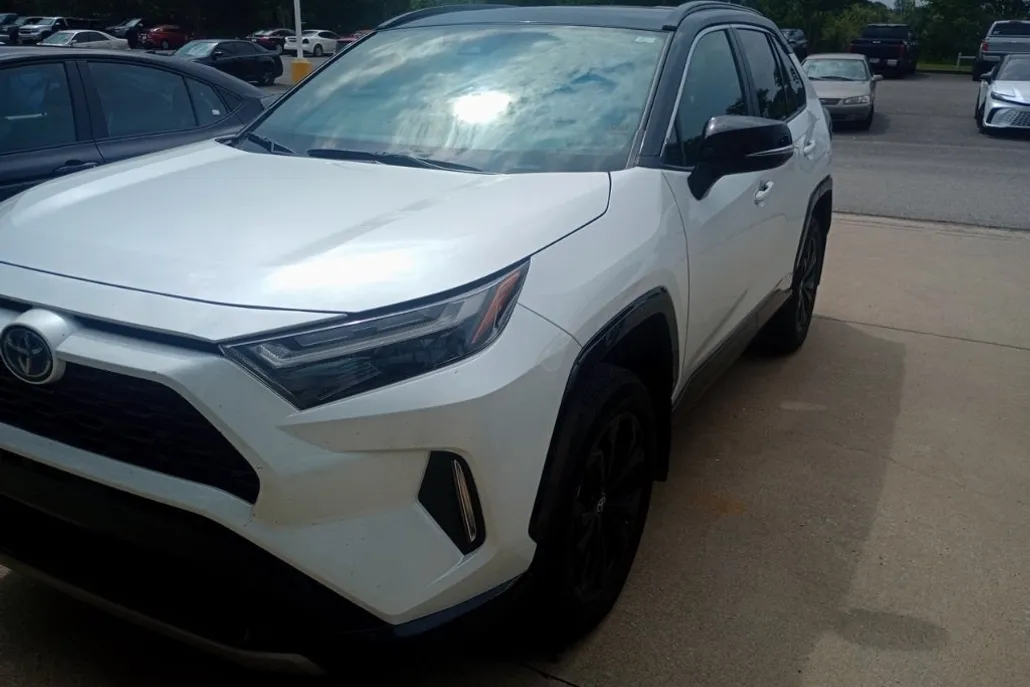 2024 Toyota RAV4 Hybrid XSE photo 1